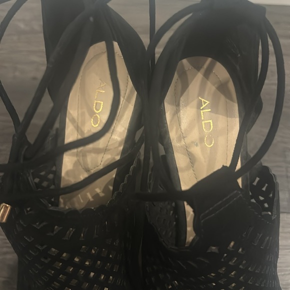 ALDO Lace up Platform Heels - Picture 4 of 5